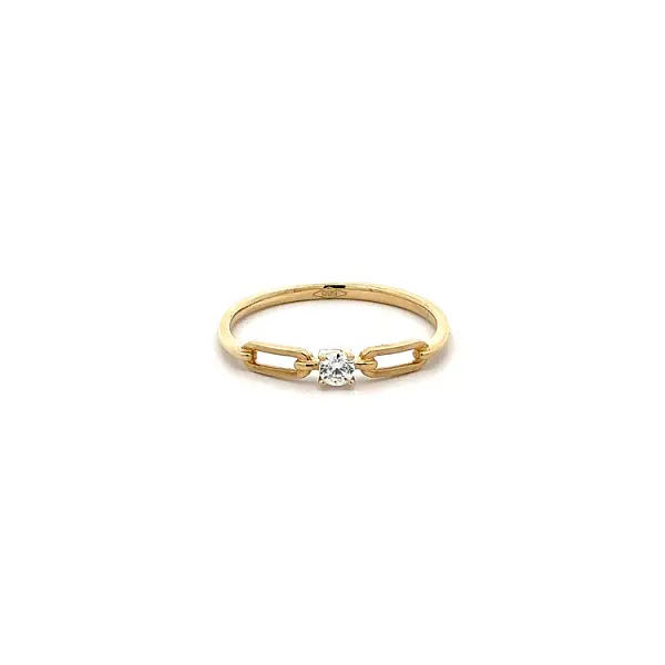 Nhẫn đính hôn bằng vàng với đá zircon
