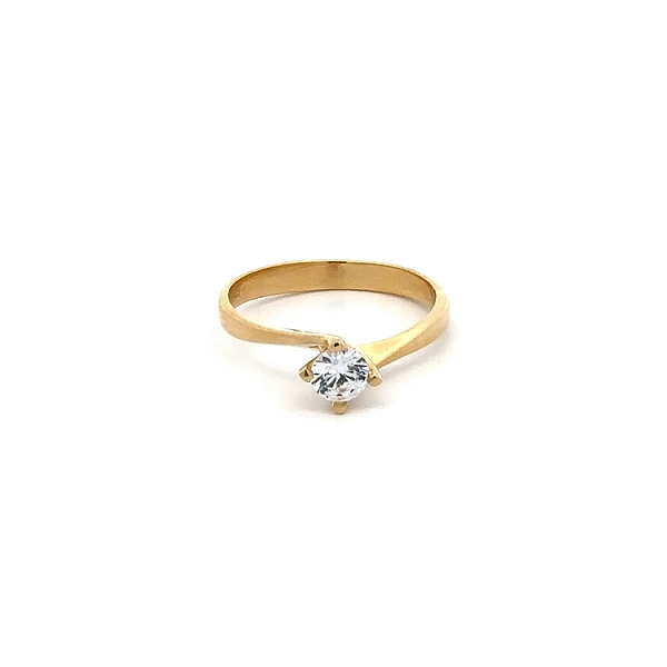 Nhẫn đính hôn bằng vàng với đá zircon