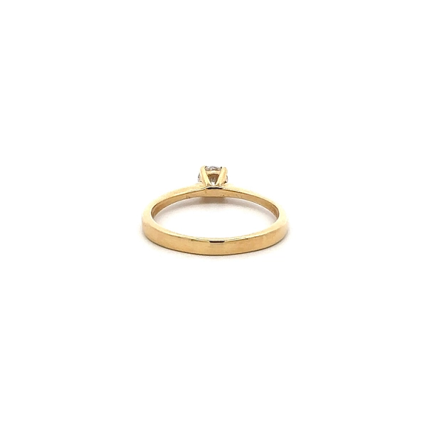 Nhẫn răng zircon vàng