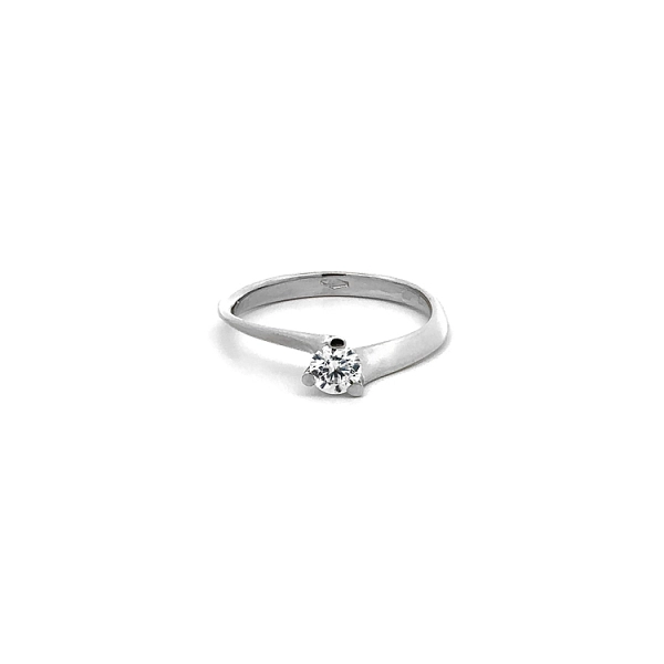 Nhẫn đính hôn bằng vàng trắng và zircon
