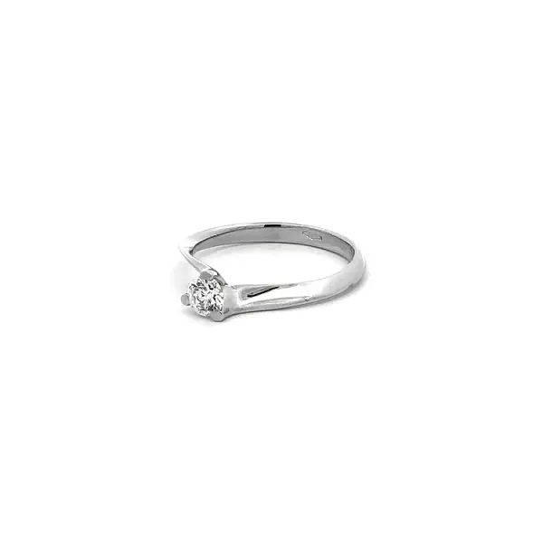 Nhẫn đính hôn bằng vàng trắng và zircon