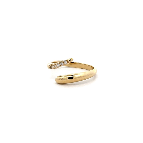 Nhẫn vàng đính đá zircon