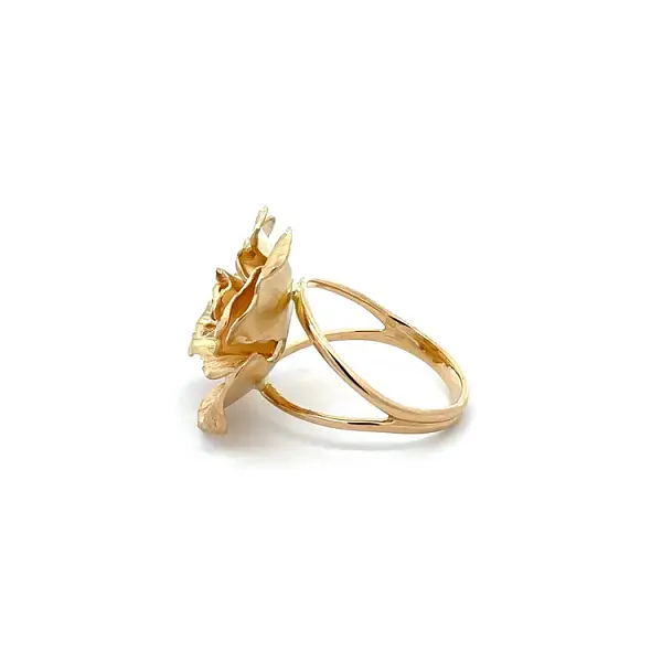 Nhẫn hình hoa hồng bằng vàng vàng - Sự tinh tế của thiên nhiên