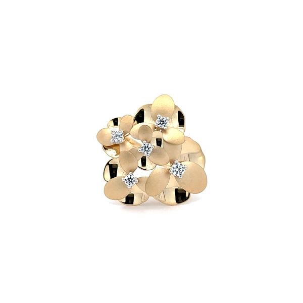 Nhẫn hoa vàng vàng với đá zircon lấp lánh tinh tế