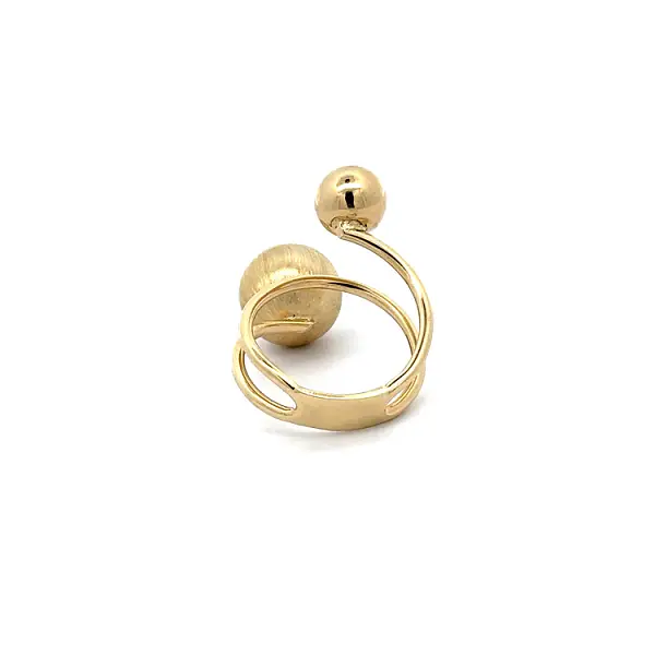 Nhẫn vàng hình quả bóng