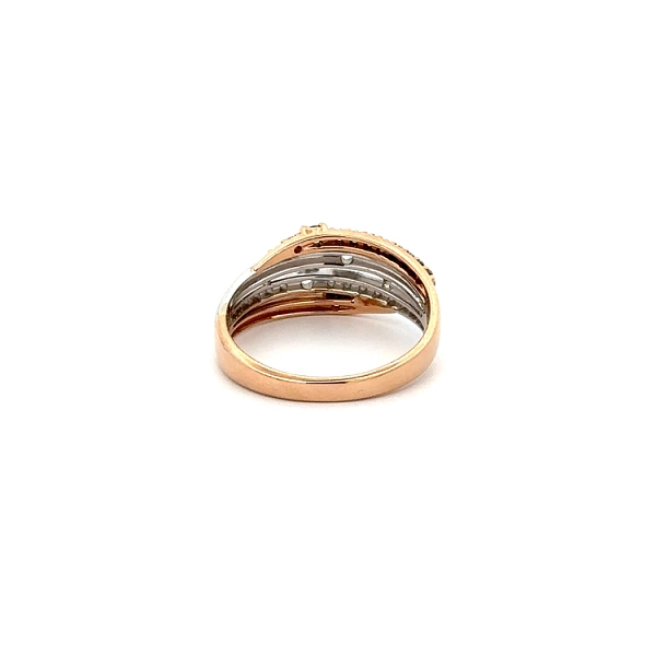 Nhẫn kết hợp vàng và zirconia