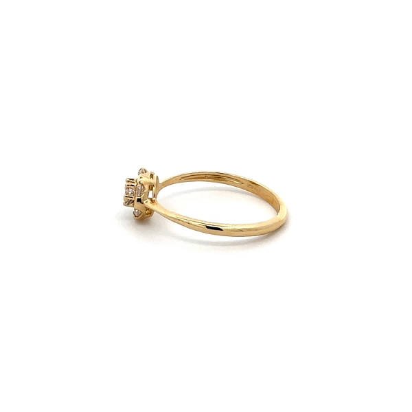 Nhẫn vàng đính đá zircon