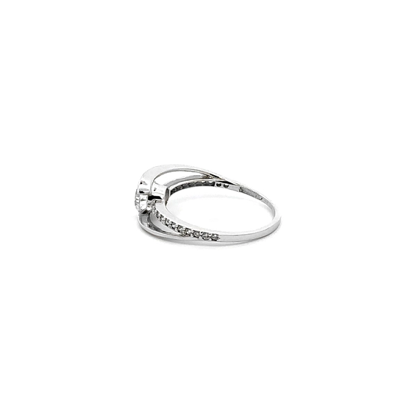 Nhẫn vàng trắng đính đá zircon trắng