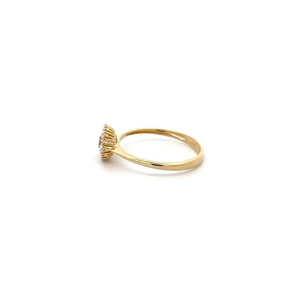Nhẫn vàng đính đá zircon