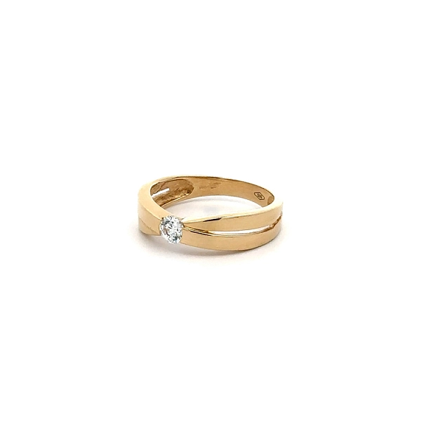 Nhẫn vàng đính đá zircon