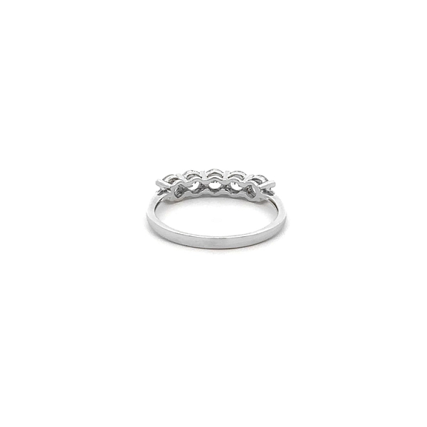 Nhẫn vàng trắng đính đá zircon trắng