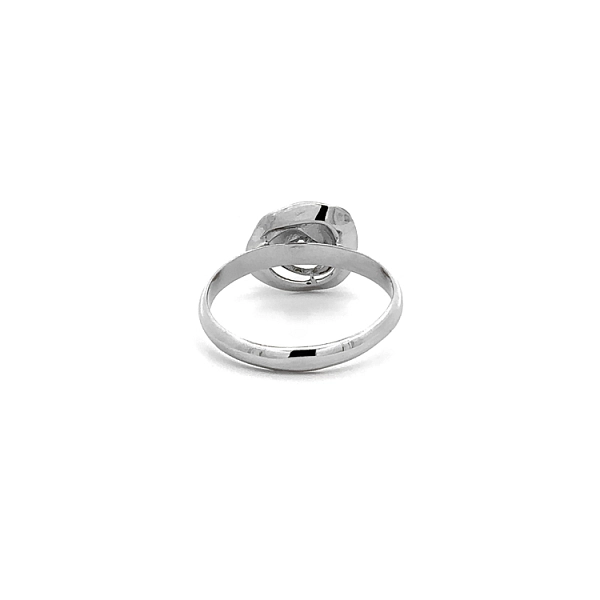 Nhẫn đính đá zircon từ vàng trắng