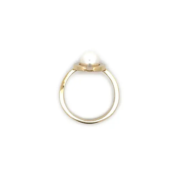 Nhẫn vàng đính ngọc trai