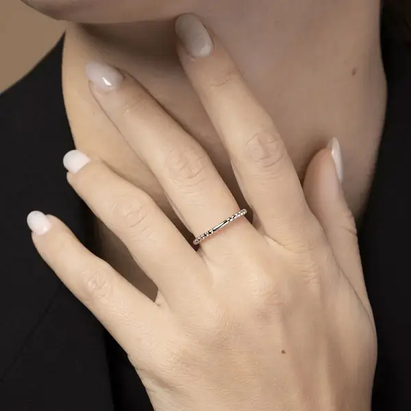 Nhẫn vàng trắng hình quả cầu