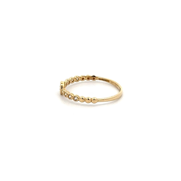 Nhẫn vàng đính đá zircon