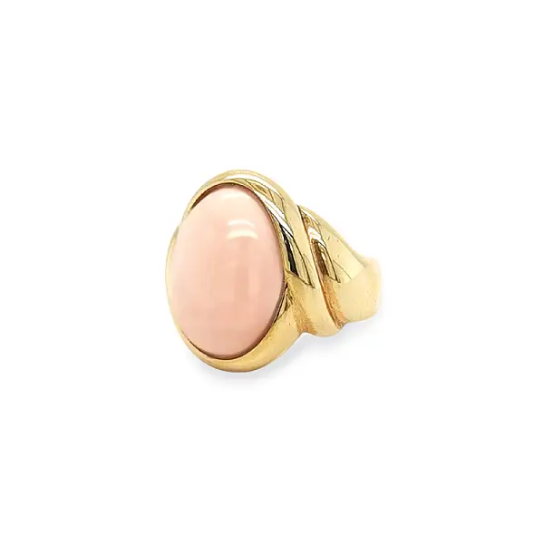 Nhẫn vàng đính san hô