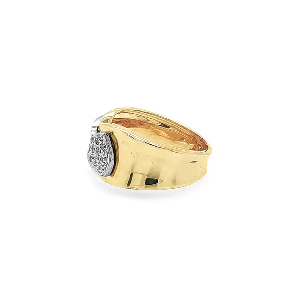 Nhẫn vàng kết hợp với đá zircon