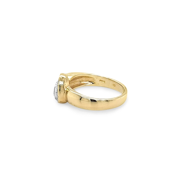 Nhẫn vàng cao cấp gắn topaz xanh hình trái tim và zircon