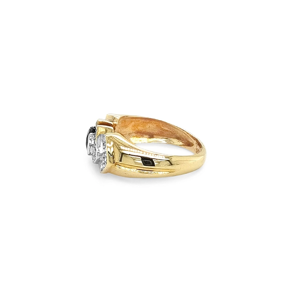 Nhẫn vàng đính đá zircon