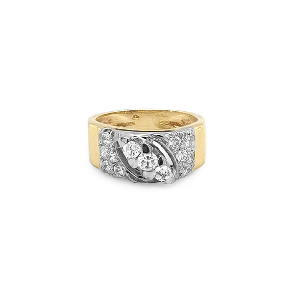 Nhẫn vàng đính đá zircon