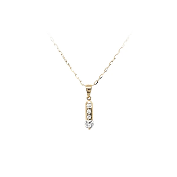 Mặt dây chuyền vàng đính đá zircon