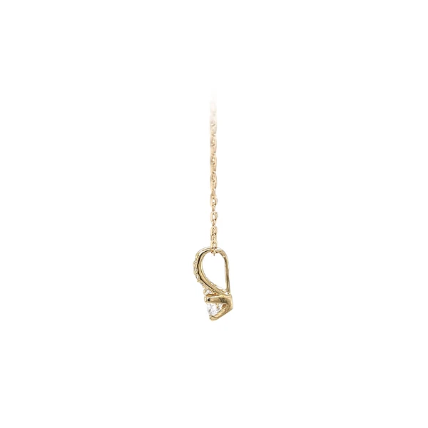 Mặt dây chuyền vàng đính đá zircon