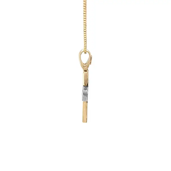 Mặt dây chuyền vàng được làm từ vàng kết hợp