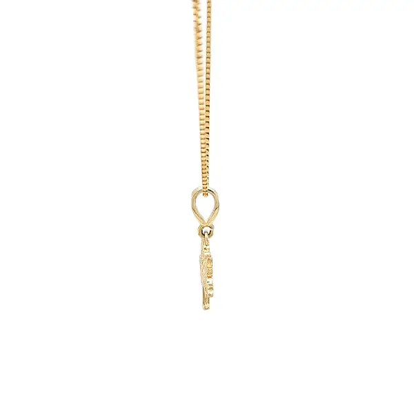 Cây Vàng với Đá Màu