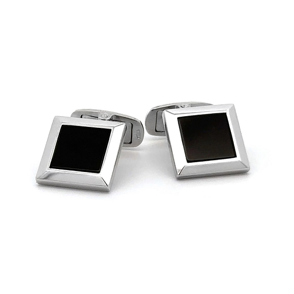 Khuyên tai ngọc trai trắng và onyx