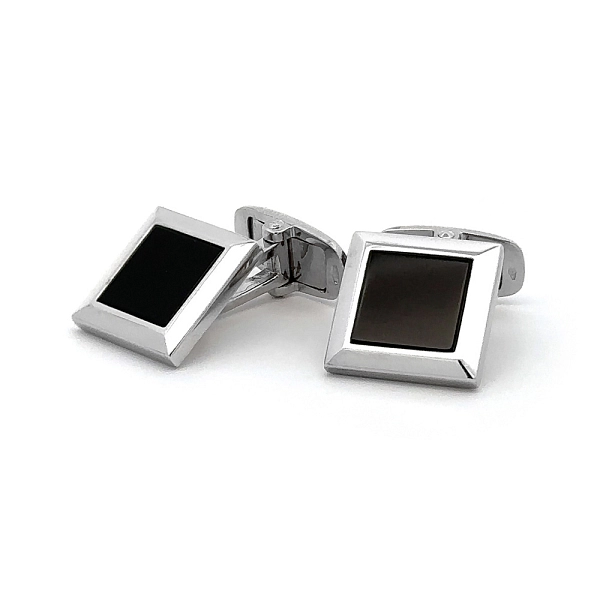 Khuyên tai ngọc trai trắng và onyx