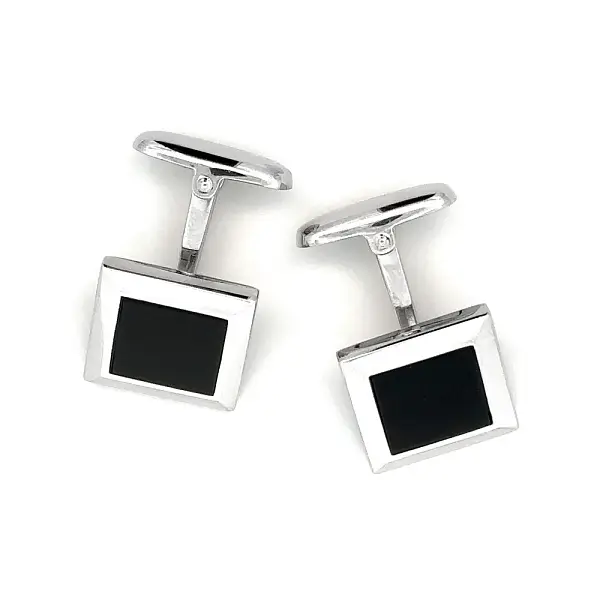 Khuyên tai ngọc trai trắng và onyx