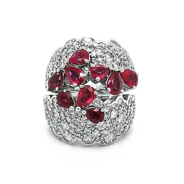 Nhẫn vàng đính ruby và kim cương