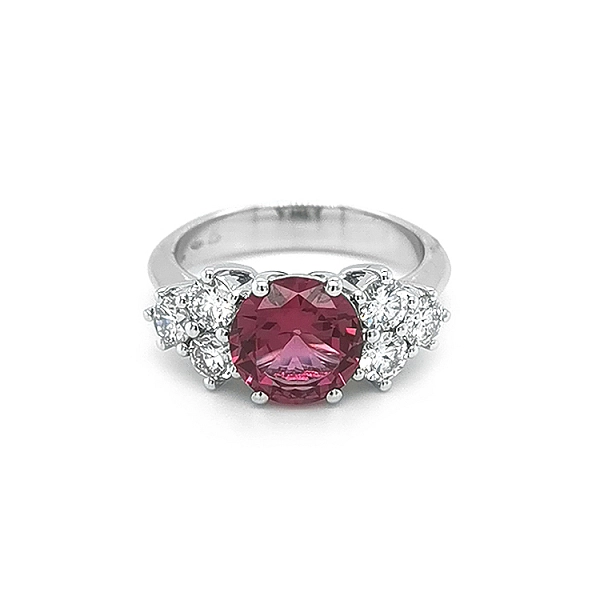 Nhẫn vàng đính đá spinel đỏ và kim cương