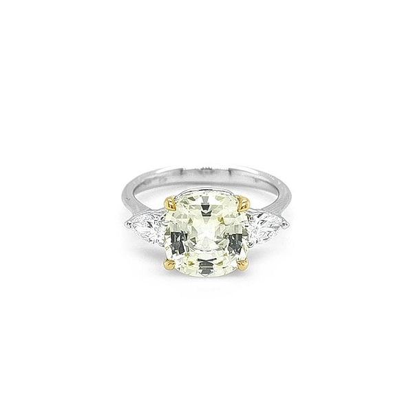 Nhẫn vàng đính đá sapphire vàng và kim cương