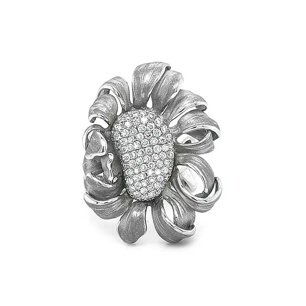 Nhẫn vàng đính kim cương