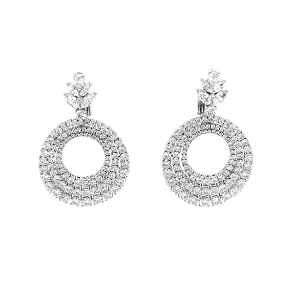 Vòng tai vàng đính kim cương