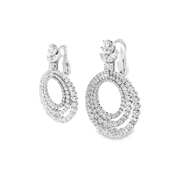 Vòng tai vàng đính kim cương