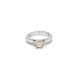 Nhẫn đính hôn với đá zircon làm từ vàng kết hợp