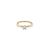Nhẫn đính hôn bằng vàng với đá zircon