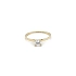 Nhẫn đính hôn bằng vàng với đá zircon