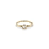 Nhẫn đính hôn bằng vàng với đá zircon