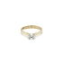 Nhẫn đính hôn bằng vàng với đá zircon