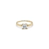 Nhẫn đính hôn bằng vàng với đá zircon