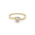 Nhẫn đính hôn bằng vàng với đá zircon