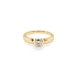 Nhẫn đính hôn bằng vàng với đá zircon