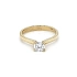 Nhẫn đính hôn bằng vàng với đá zircon