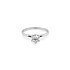 Nhẫn đính hôn bằng vàng với đá zircon