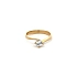 Nhẫn đính hôn bằng vàng với đá zircon