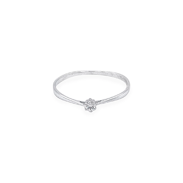 Nhẫn đính hôn bằng vàng với đá zircon