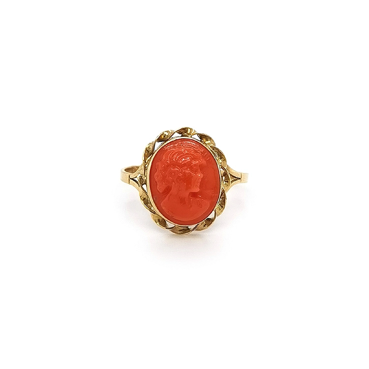 Nhẫn vàng cao cấp gắn đá khắc nổi (Cameo)